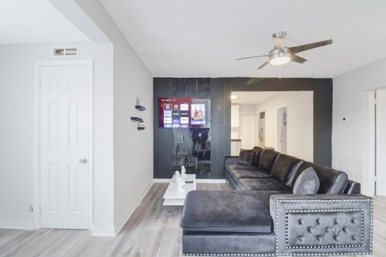 Spacious And Luxurious Home Centrally Located Between Miami And Ft. Lauderdale Miramar Exterior photo